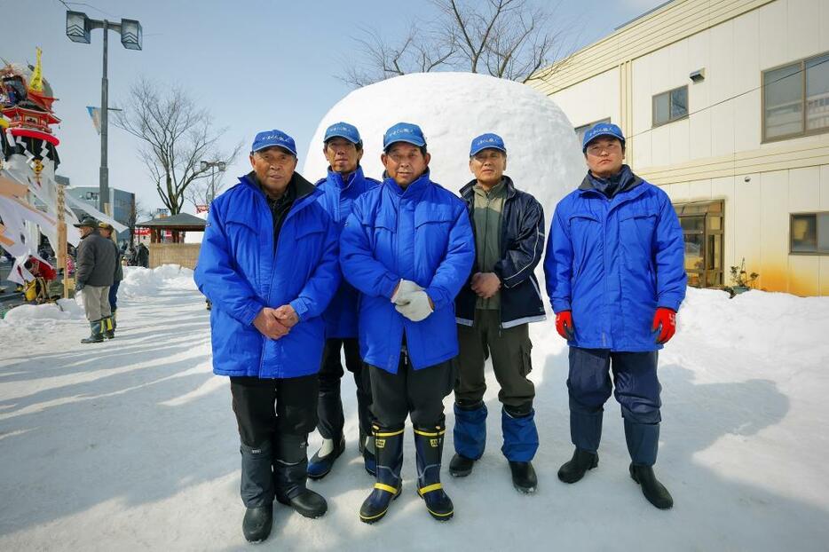 横手のかまくらを支える「かまくら職人」（撮影：倉谷清文）