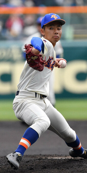 【石岡一－盛岡大付】盛岡大付の先発・阿部＝阪神甲子園球場で2019年3月25日、山田尚弘撮影