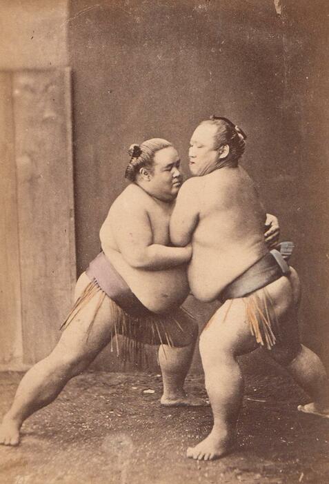 明治時代初期の「相撲」写真（筆者所蔵）