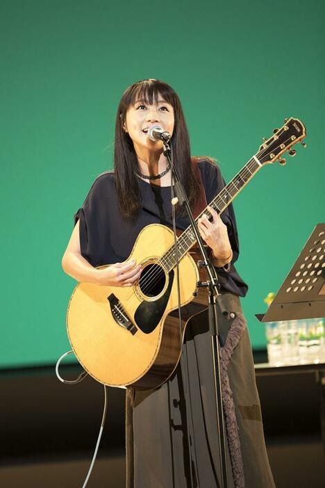 [写真]地元でライブを行った矢井田瞳（提供：sencame）