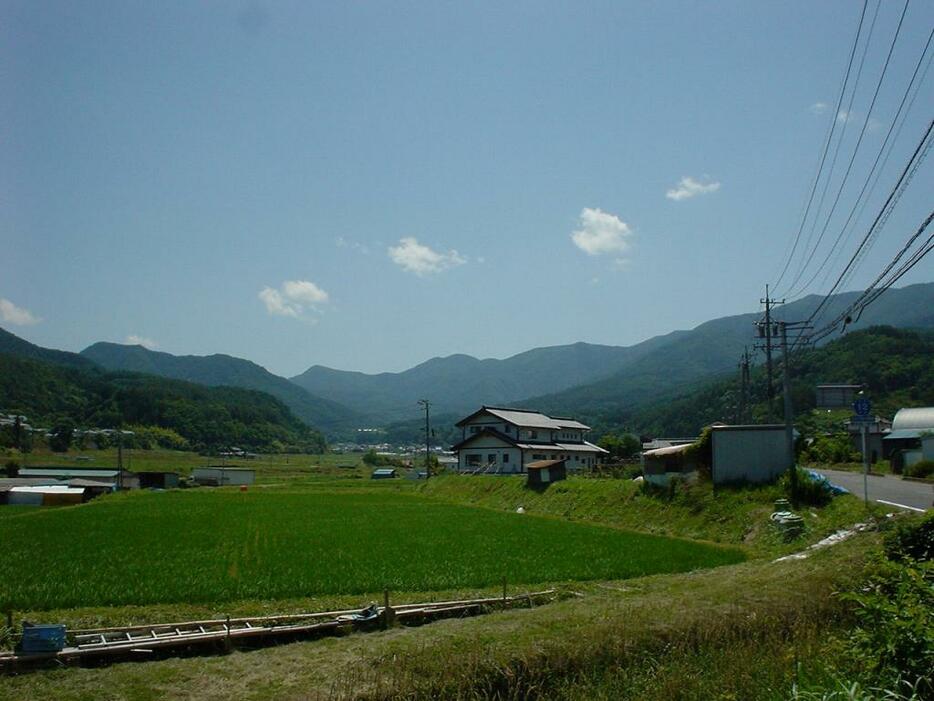 [写真]ひとり親家庭の移住促進を目指す青木村