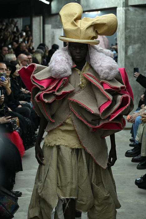 COMME des GARÇONS グレー スーツ S 【傷があり要修理】 COMME des GARÇONS グレー スーツ S 【傷があり要修理】 COMME