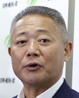 日本維新の会代表である馬場伸幸氏が講演会で聴衆に語りかける様子
