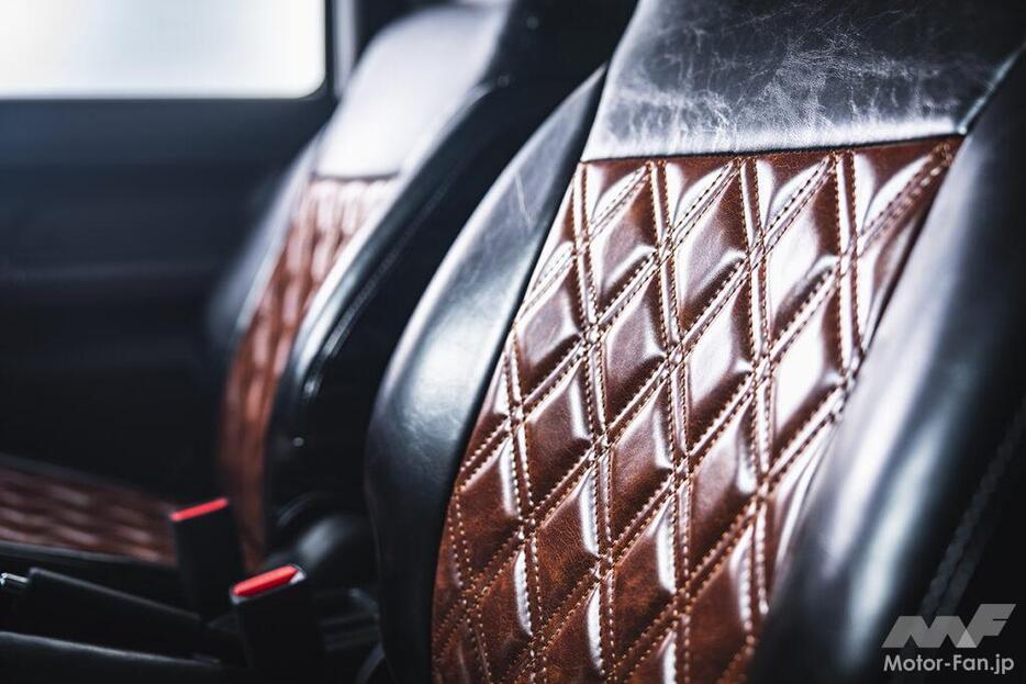 【ジュゲム】オーダーメイドシート まるでハコスカのシート!? フュージョンの『ジムニー』専用