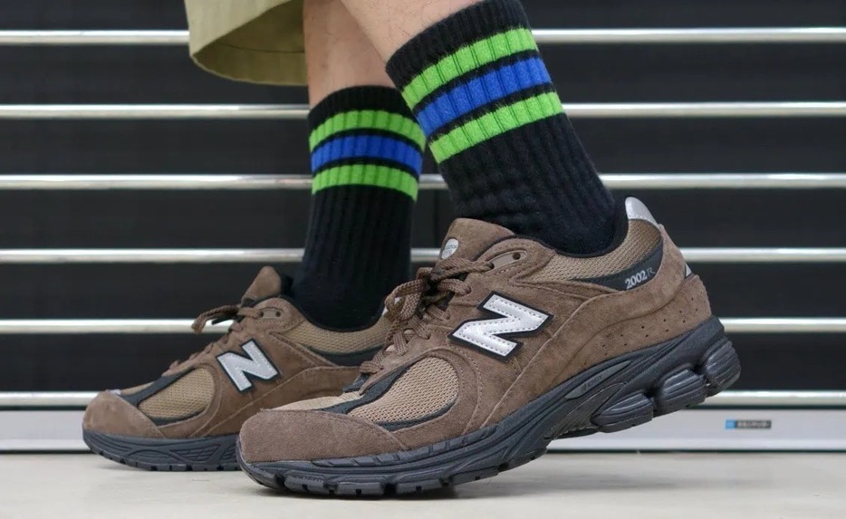 ニューバランスの絶妙スニーカー」秋の足元を支える万能な一足