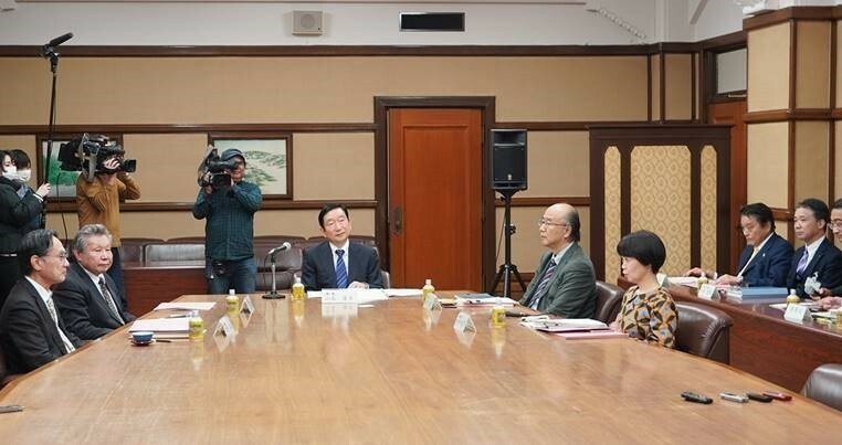 [写真]14日開かれた名古屋市の第2回トリエンナーレ検証委員会