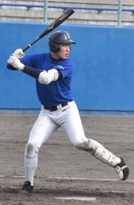 小川泰生一塁手（２年）