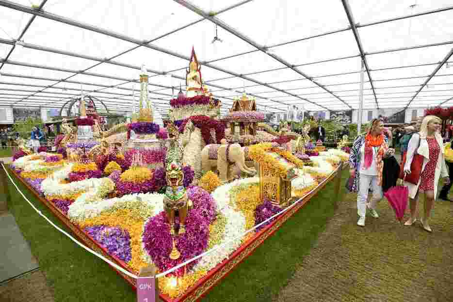 花でつくられた建物＝2015年5月18日（写真：ロイター/アフロ）