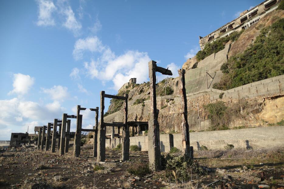 鉱山から石炭を運んでいたベルトコンベアの跡＝2013年12月12日（写真：中尾 由里子/アフロ）