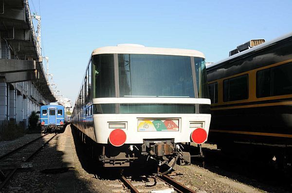 [写真]こちらはお座敷列車「あすか」車端部は同じく展望室となっている