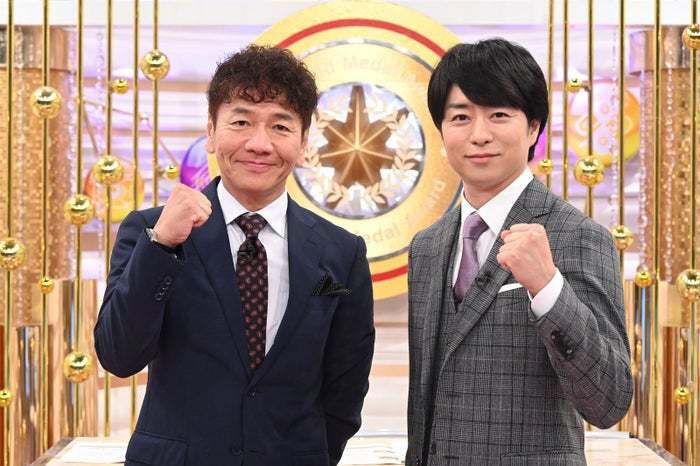 上田晋也、櫻井翔（C）日本テレビ