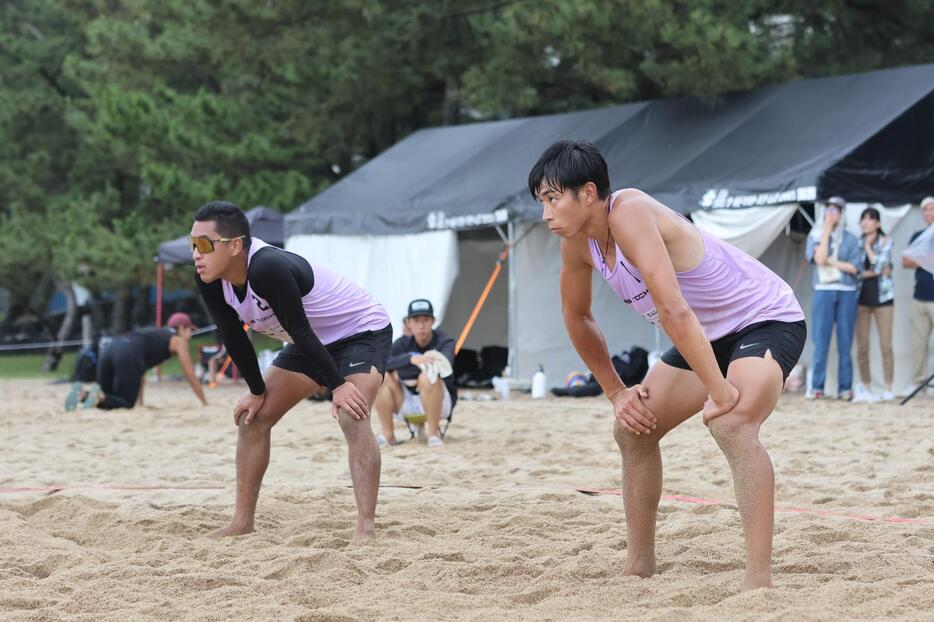 各地で開催されるビーチバレーボールの大会に参戦しているR栃木の横山/水島組