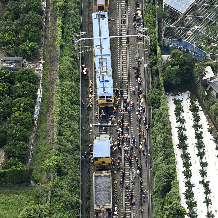 東海道新幹線豊橋～三河安城間で保守用車同士が衝突し、脱線した現場（写真・共同通信）