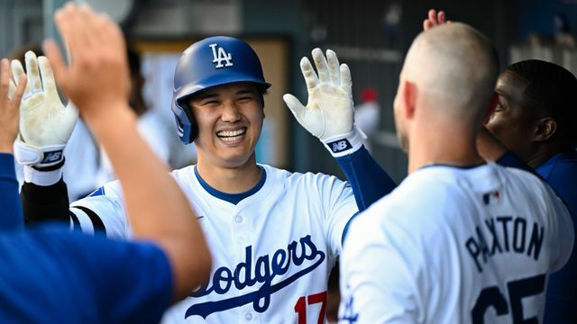 特大の今季30号を放ったドジャースの大谷翔平選手(写真：USA TODAY Sports/ロイター/アフロ)