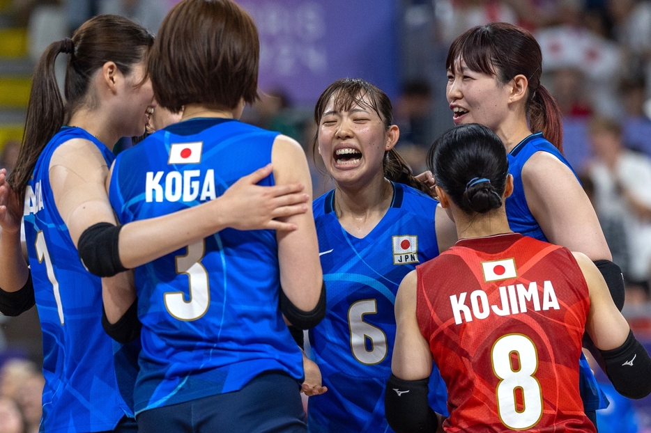 初戦を落とした女子日本代表。次のブラジル戦で巻き返したい(C)Getty Images