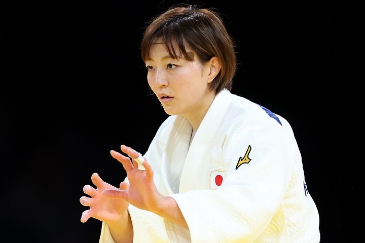 柔道女子48キロ級の角田が初戦を突破した。写真：YUTAKA/アフロスポーツ