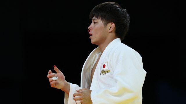 鼻から出血した阿部一二三選手(写真：ロイター/アフロ)