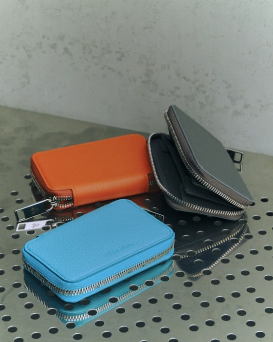 別注ROUND ZIP WALLET ¥36,300 カラー : BLACK, GRAY, MINT GREEN, ORANGE