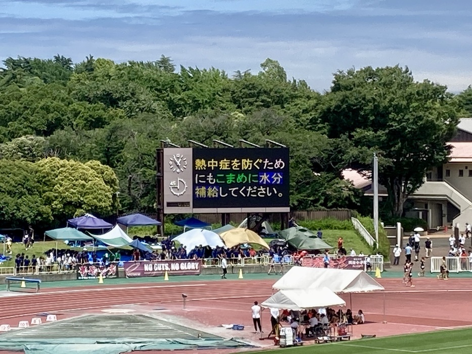 「地球沸騰化」とも言われる近年の夏。部活動の現場では対応を迫られている