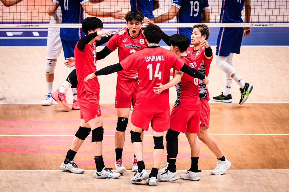 男子日本代表【写真：Volleyball World】