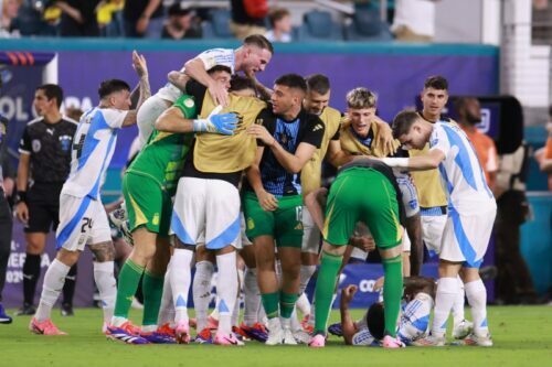 連覇を達成したアルゼンチン代表 [写真]=Getty Images