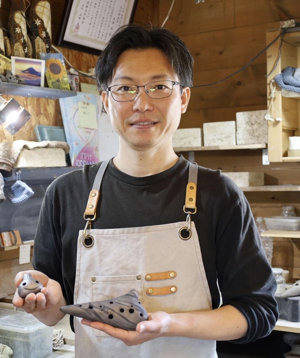 兵庫県の淡路島でオカリナを作る友地裕さん