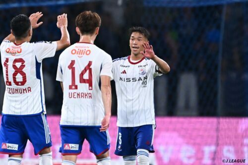 町田戦の勝利を喜ぶ喜田　[写真]=J.LEAGUE