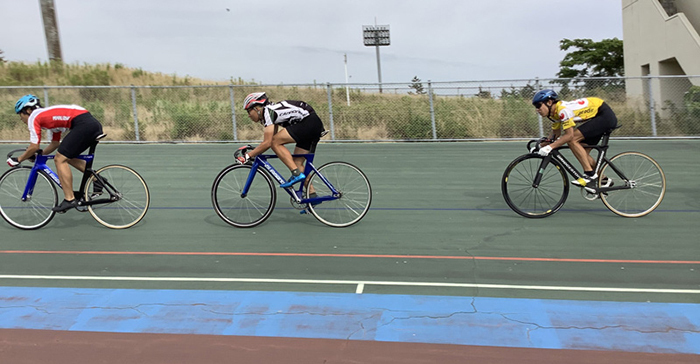 提供されたチェーンで練習に励む（内灘高校自転車競技部提供）