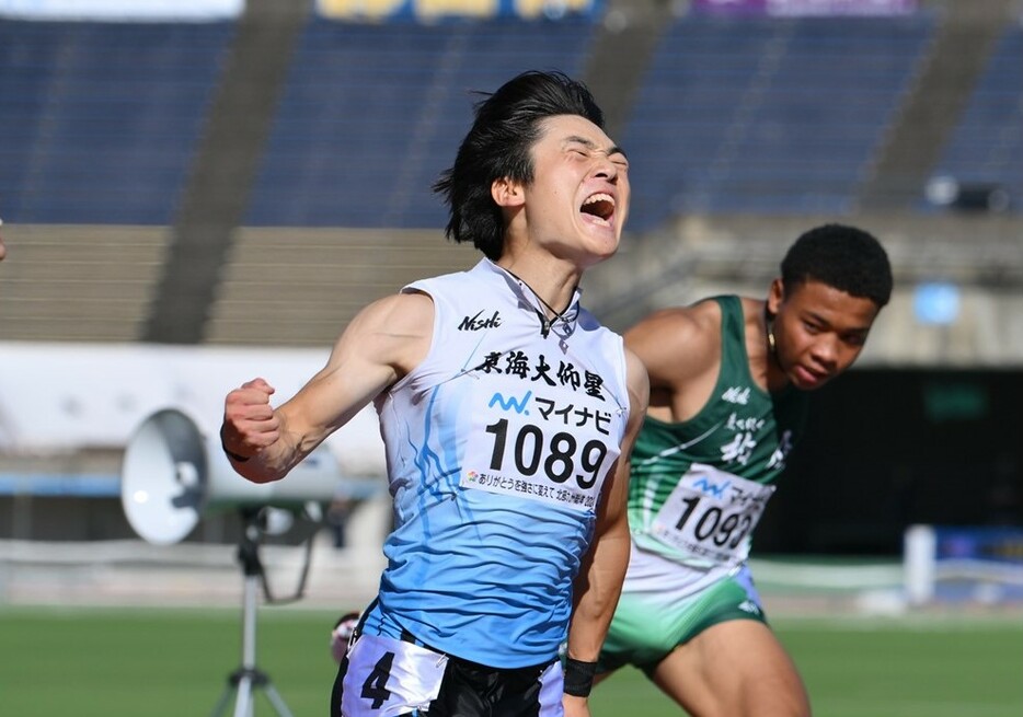 西岡は準決勝で高校歴代２位となる10秒11（＋1.2）をマークして大会記録を樹立（写真／黒崎雅久）