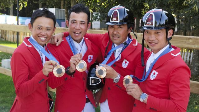 左から戸本一真選手、北島隆三選手、大岩義明選手、田中利幸選手（写真:エンリコ/アフロスポーツ）