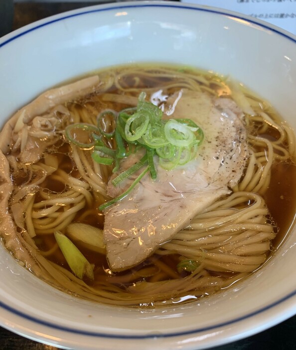 ▲  「ロックンビリ―S1」の醤油らぁ麺