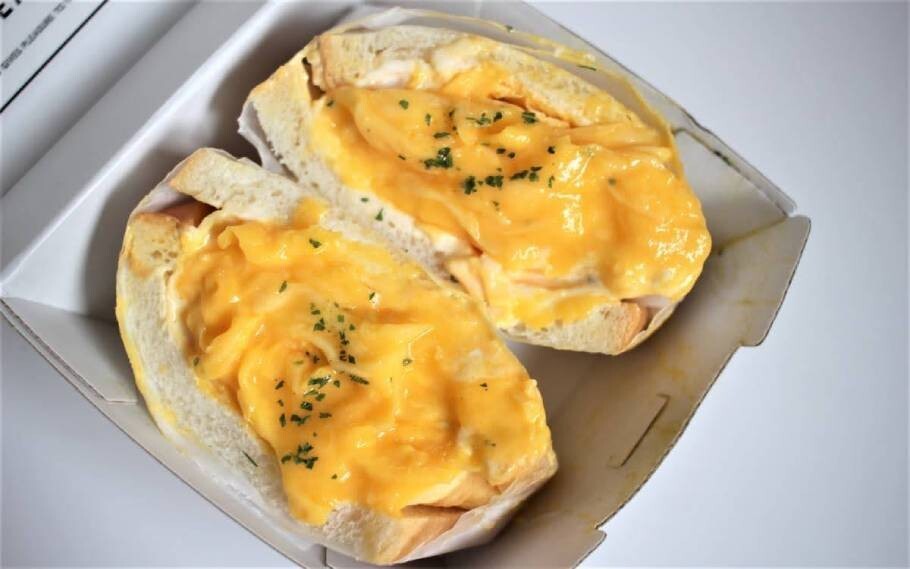 2層構造の飲めるオムレツが絶品！　「STEAM BREAD TOKYO/CHEESE OMELETTE SAND」