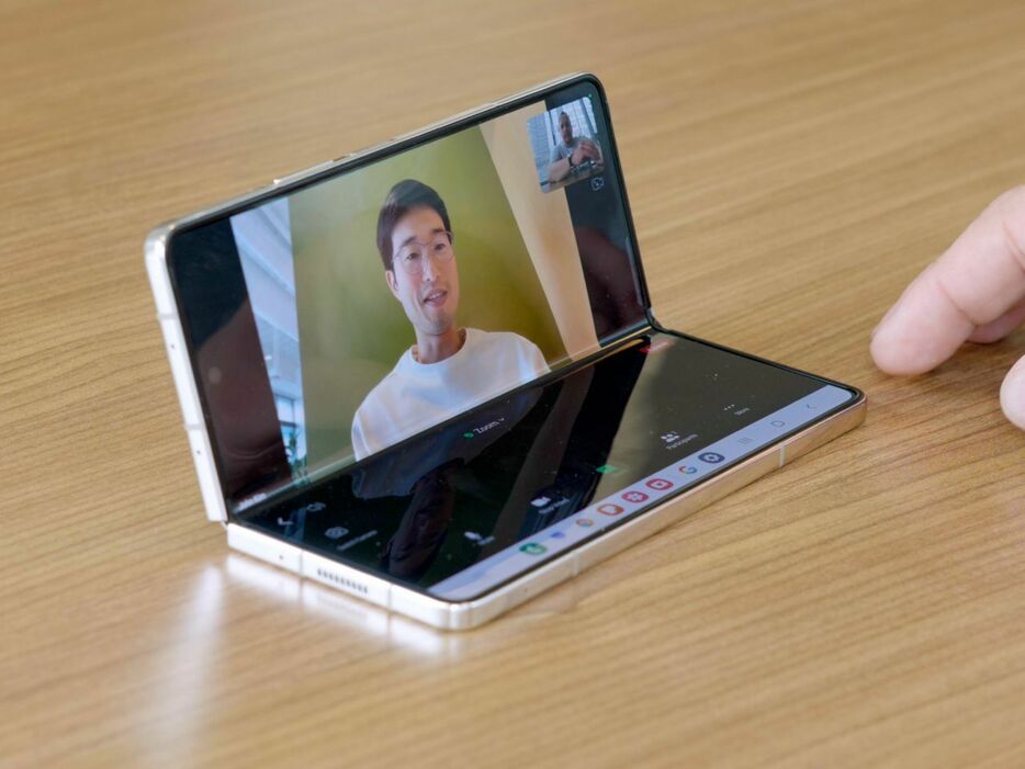 「Galaxy Z Fold6」「Z Flip6」とされる画像が公開、サムスンの発表会を前にの画像