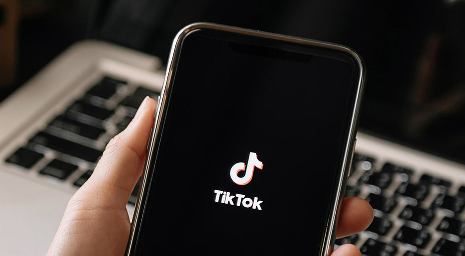 TikTok（Nuttapong punna / Shutterstock.com）