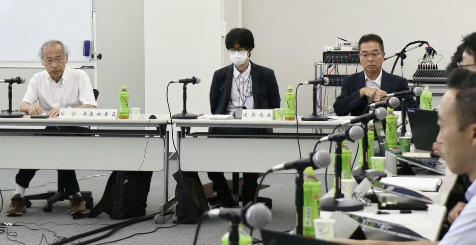 再生医療等製品「ハートシート」について審議した厚労省の薬事審議会＝24日午前、東京都港区