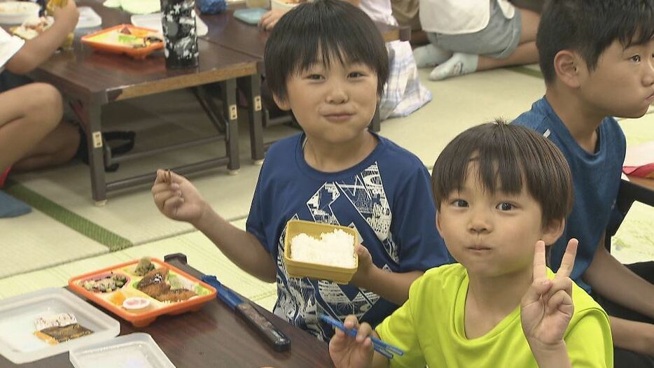 児童クラブで希望者に昼食提供