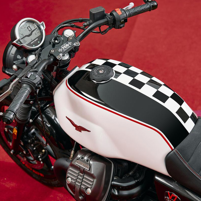 MOTO GUZZI V7 STONE TEN