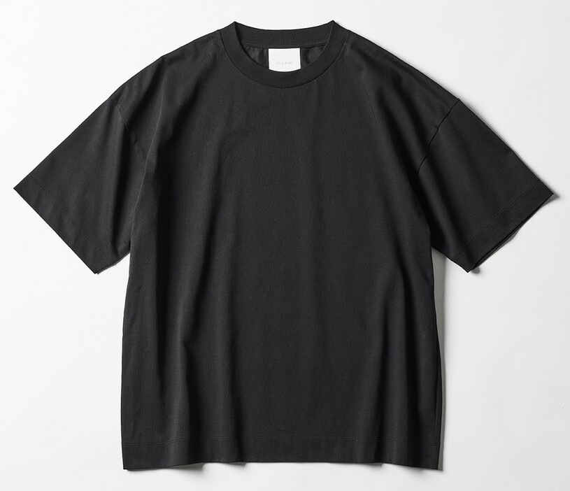 ▲ Tシャツ1万1000円／スローン