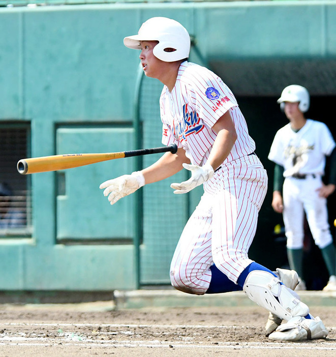 父宣行さんの誕生日に4安打と活躍した山村学園の田中大貴選手＝24日午前、レジスタ大宮