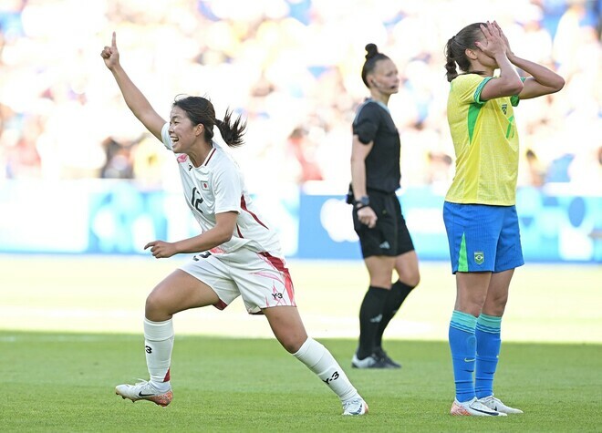 劇的な決勝ゴールを決めた谷川。写真：金子拓弥 (サッカーダイジェスト写真部／JMPA代表撮影)