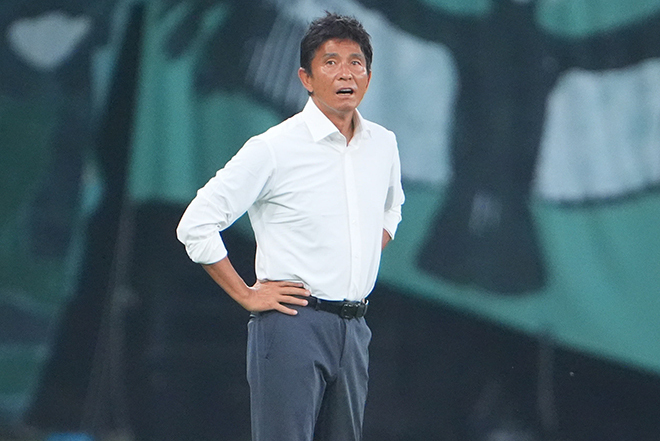 町田戦で東京Vを指揮した城福監督。写真：田中研治（サッカーダイジェスト写真部）