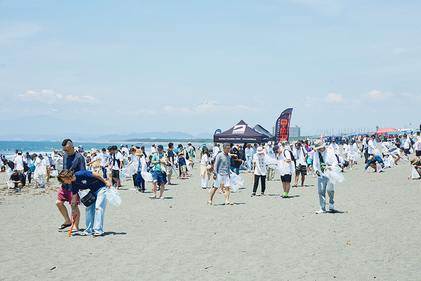 Gショックが湘南で初のビーチクリーン開催！花井祐介さんやSFJメンバーも集結