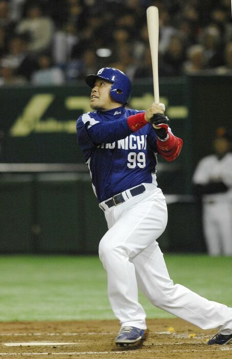 中日OB戦に参加する中村紀洋さん(写真：時事)