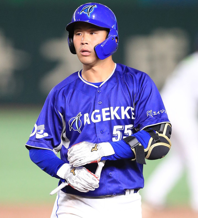 エイジェックの新人・高岡は東京ドームで持ち味を発揮した[写真=福地和男]