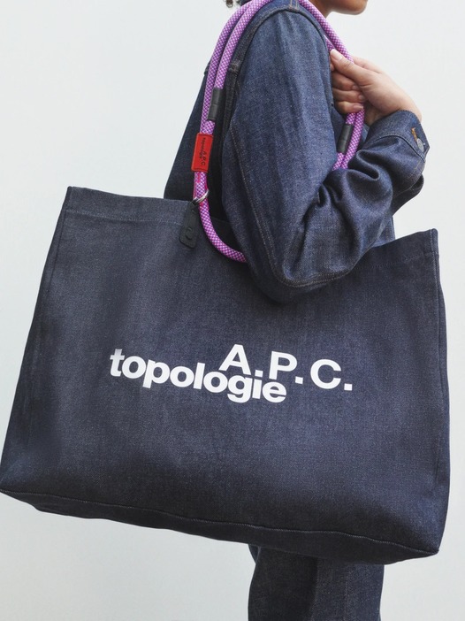 A.P.C.×topologie EW SHOPPER (ストラップ別売り) ¥23,650 10MM ROPE LOOP ¥6,050 ※A.P.C.のみEW SHOPPERと10MM ROPE LOOP セット販売 ¥29,700