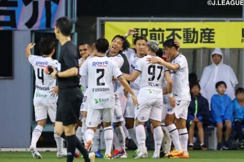 鳥栖とG大阪が対戦した [写真]＝J.LEAGUE via Getty Images