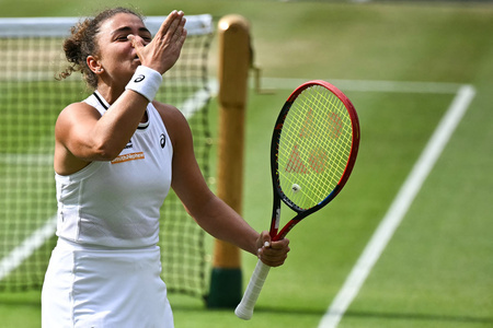 テニス、ウィンブルドン選手権、女子シングルス準決勝。勝利を喜ぶジャスミン・パオリーニ（2024年7月11日撮影）。