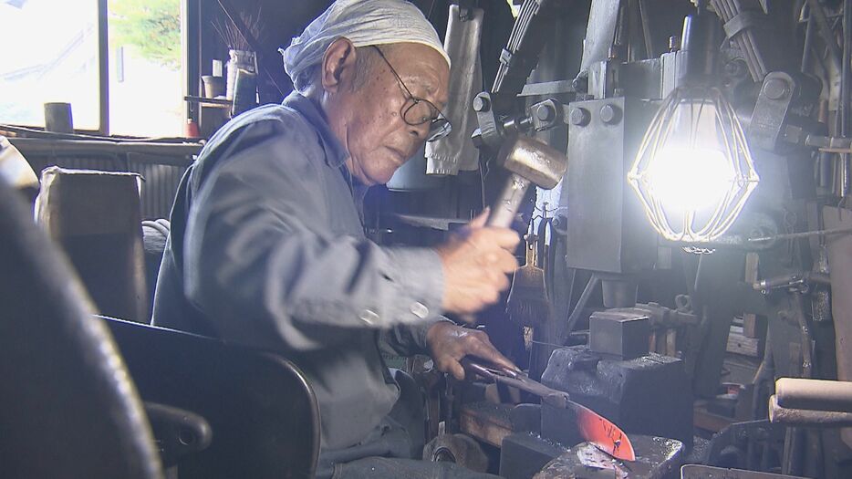 打刃物職人・畑山充吉さん