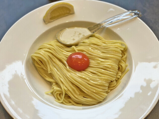 「牡蠣バターたまご麺」800円