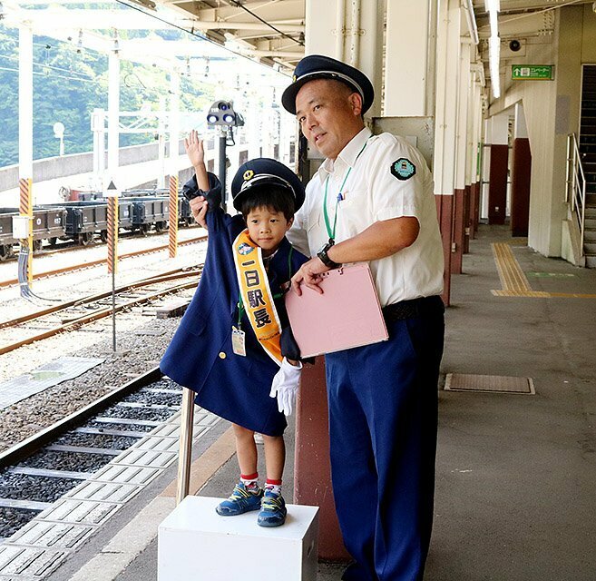 安全確認の練習をする須田さん